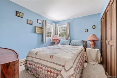 46 Knoll Street, Lindenhurst, NY 11757 - Photo 19