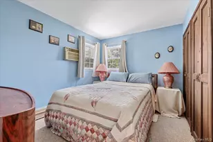 46 Knoll St, Lindenhurst, NY 11757 - Photo 19