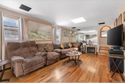 46 Knoll Street, Lindenhurst, NY 11757 - Photo 13