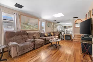 46 Knoll St, Lindenhurst, NY 11757 - Photo 13