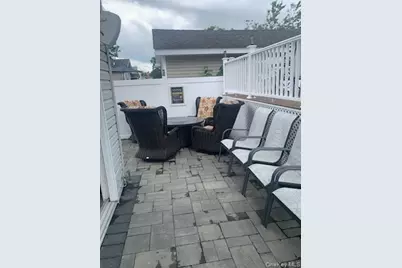 46 Knoll Street, Lindenhurst, NY 11757 - Photo 35