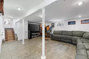 46 Knoll St, Lindenhurst, NY 11757 - Photo 23