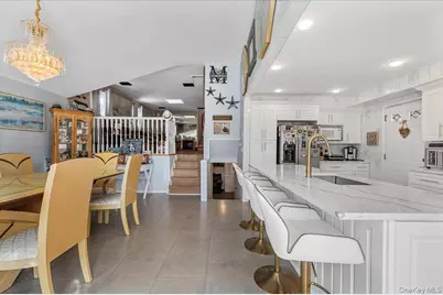 46 Knoll Street, Lindenhurst, NY 11757 - Photo 3