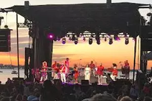 37 Brompton Rd, Great Neck, NY 11021 - Photo 17