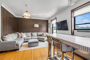 37 Brompton Rd, Great Neck, NY 11021 - Photo 3