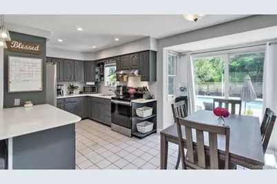 21 Holzman Drive, Hampton Bays, NY 11946 - Photo 7