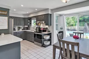 21 Holzman Dr, Hampton Bays, NY 11946 - Photo 7