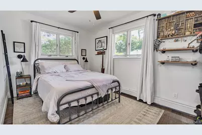 21 Holzman Drive, Hampton Bays, NY 11946 - Photo 9