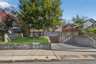 15 Commonwealth Ave, Middletown, NY 10940 - Photo 27