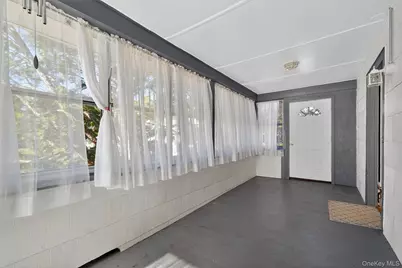 15 Commonwealth Avenue, Middletown, NY 10940 - Photo 5