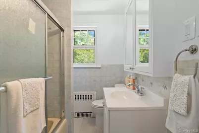 13 Potters Court, Great Neck, NY 11024 - Photo 23