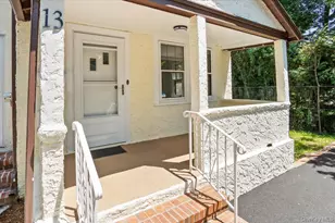 13 Potters Ct, Great Neck, NY 11024 - Photo 3