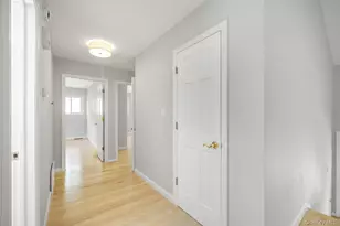 52 North Dr, Manhasset Hills, NY 11040 - Photo 25