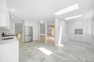 52 North Dr, Manhasset Hills, NY 11040 - Photo 21