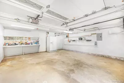 52 North Drive, Manhasset Hills, NY 11040 - Photo 37