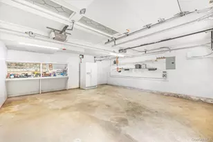 52 North Dr, Manhasset Hills, NY 11040 - Photo 37