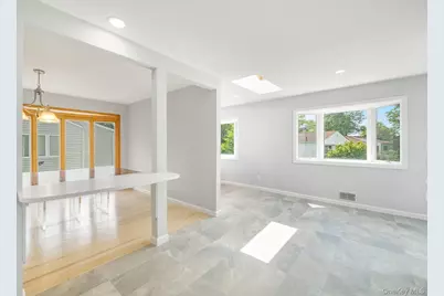 52 North Drive, Manhasset Hills, NY 11040 - Photo 19