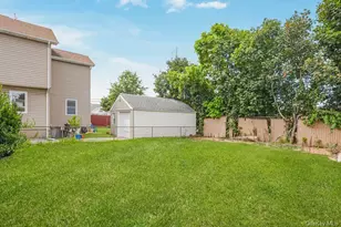 1033 Tulsa St, Uniondale, NY 11553 - Photo 3