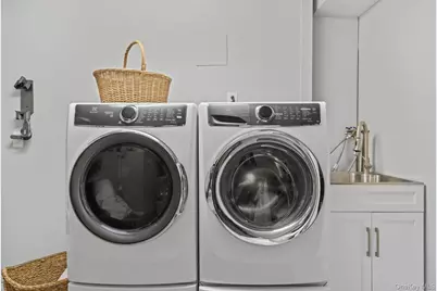 14 Thorman Lane, Huntington, NY 11743 - Photo 21