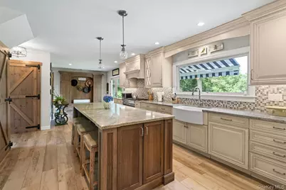 14 Thorman Lane, Huntington, NY 11743 - Photo 5