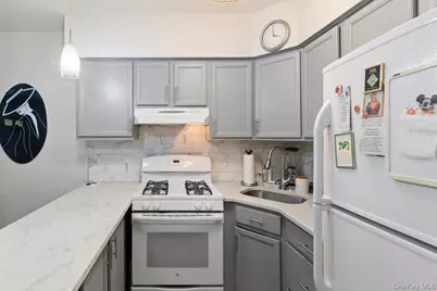 730 Logan Avenue, Bronx, NY 10465 - Photo 7