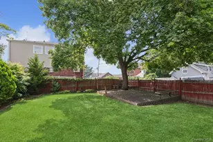 50-06 Marathon Pkwy, Little Neck, NY 11362 - Photo 5