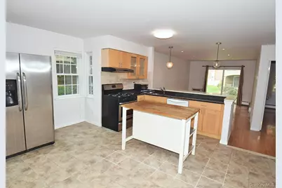 12-36 Estates Lane #49 L, Bayside, NY 11360 - Photo 5