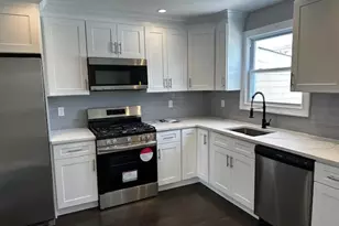 558 Oxford Rd, Cedarhurst, NY 11516 - Photo 3