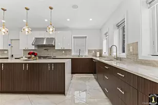 115-18 Mayfair Rd, Kew Gardens, NY 11418 - Photo 15