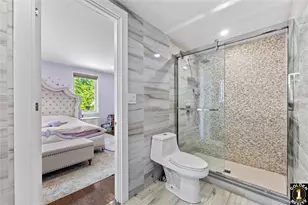 115-18 Mayfair Rd, Kew Gardens, NY 11418 - Photo 23