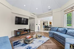 115-18 Mayfair Rd, Kew Gardens, NY 11418 - Photo 9