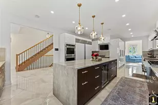 115-18 Mayfair Rd, Kew Gardens, NY 11418 - Photo 13