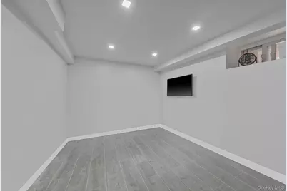 8536 112th Street, Richmond Hill, NY 11418 - Photo 9