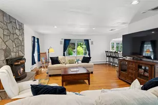 21 Windwood Ct, Westhampton, NY 11977 - Photo 15