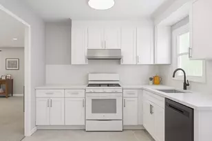 14 Arcadia Dr, Dix Hills, NY 11746 - Photo 11