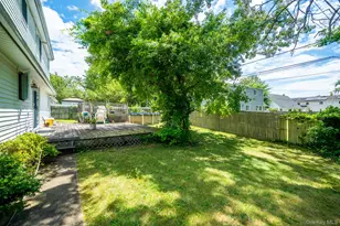 14 Arcadia Dr, Dix Hills, NY 11746 - Photo 17