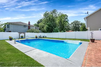 6 Holly Road, Oakdale, NY 11769 - Photo 7