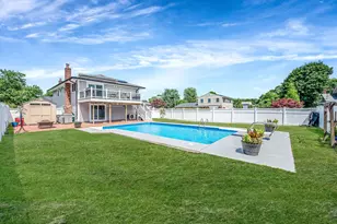 6 Holly Rd, Oakdale, NY 11769 - Photo 9