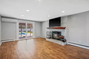 6 Holly Rd, Oakdale, NY 11769 - Photo 31