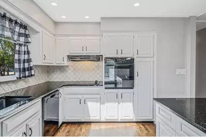 6 Holly Road, Oakdale, NY 11769 - Photo 19