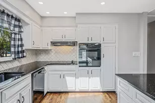 6 Holly Rd, Oakdale, NY 11769 - Photo 19