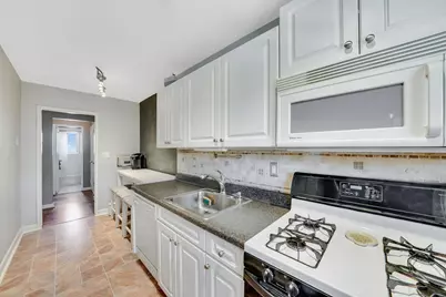 4 S Forrest Avenue #B, Rockville Centre, NY 11570 - Photo 9