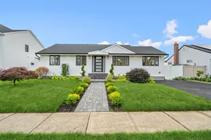 31 Kalda Ln, Plainview, NY 11803 - Photo 37