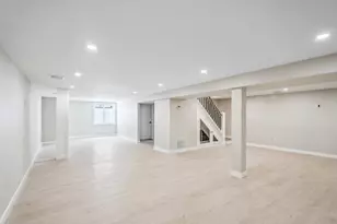 31 Kalda Ln, Plainview, NY 11803 - Photo 31