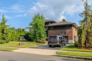 31 Morris Dr, Syosset, NY 11791 - Photo 3