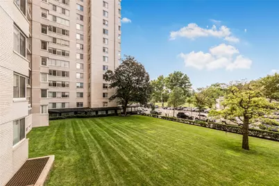 3333 Henry Hudson Parkway #2L, Bronx, NY 10463 - Photo 13