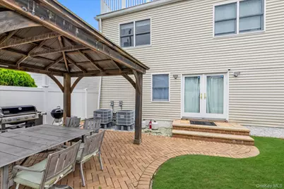 227 W Pine Street, Long Beach, NY 11561 - Photo 19