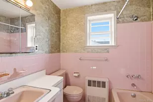 1001 N 4th St, New Hyde Park, NY 11040 - Photo 15