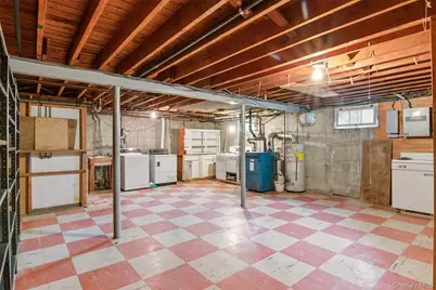 1001 N 4th Street, New Hyde Park, NY 11040 - Photo 19