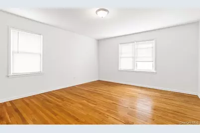279 Mary Lou Avenue, Yonkers, NY 10703 - Photo 9